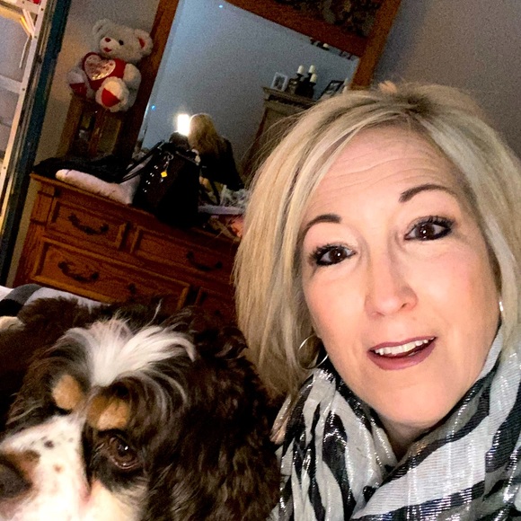 Meet your Posher, Deanna - Picture 1 of 1